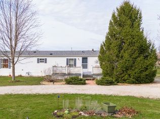 407 N 1st St, Secor, IL 61771