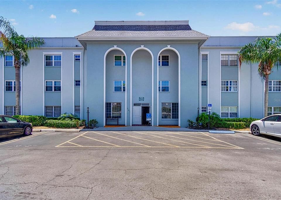 1st image of 701 Poinsettia Rd APT 308