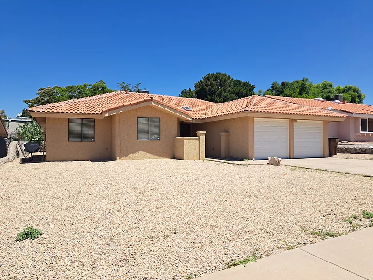 Front of House - 2139 Laredo