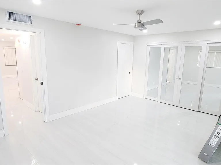 343 Normandy Ln #343 — Photo 10