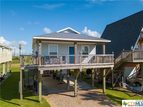 1110 Treaty Dr, Surfside Beach, TX 77541