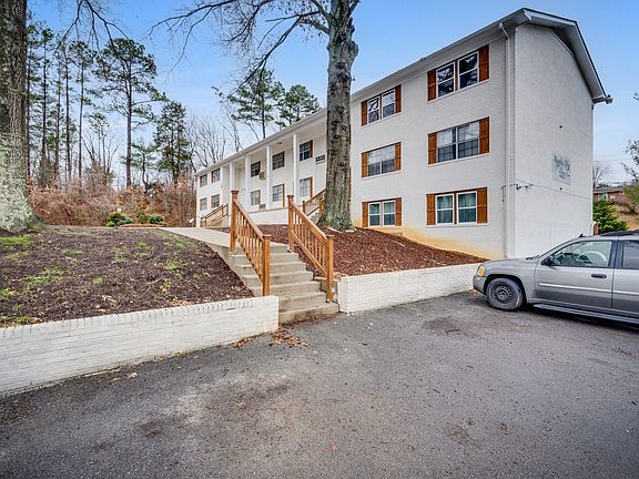 3rd image of 1433 Stratford Rd