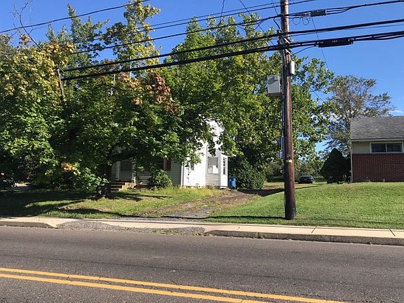 2nd image of 260 E Broad St