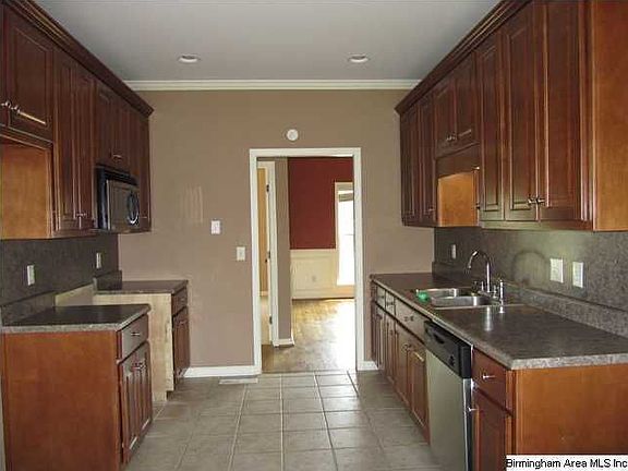 3rd image of 1016 Oak Valley Dr