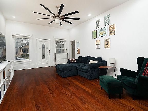 4th image of 115 Panama Ave