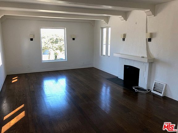 4th image of 4830 Angeles Vista Blvd