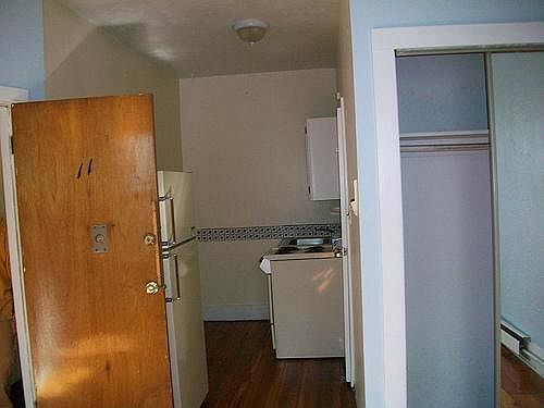 2nd image of 39 Anderson St #19