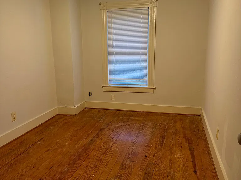 313 N Main St — Photo 3