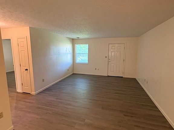 3rd image of 1010-1016 Martha Glass Dr