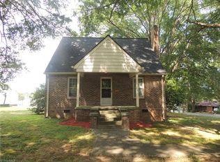 213 Coleridge Rd, Ramseur, NC 27316