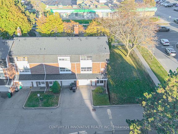 4th image of 102 Trailridge Cres