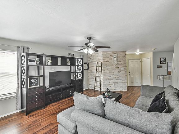 4th image of 11735 Pebble Sands Dr
