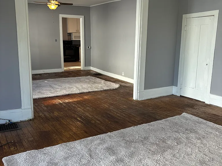 307 E Superior St — Photo 10