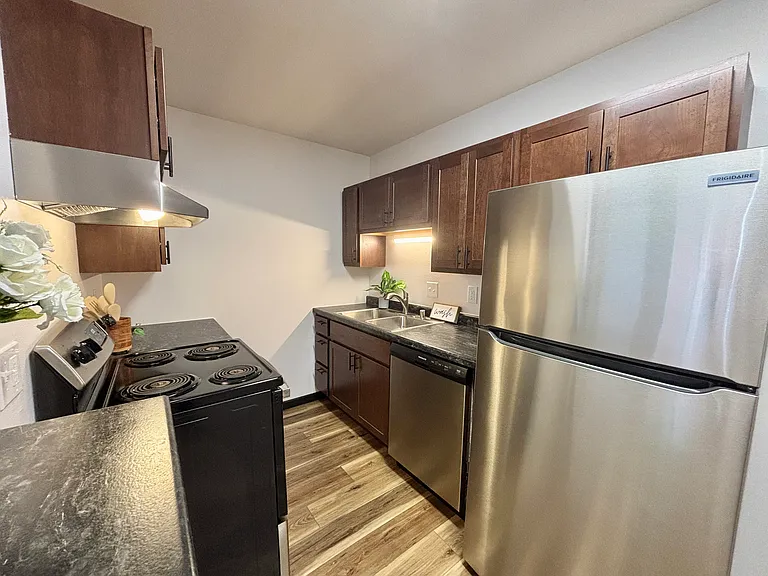 2306 Badger Pkwy #8 — Photo 5