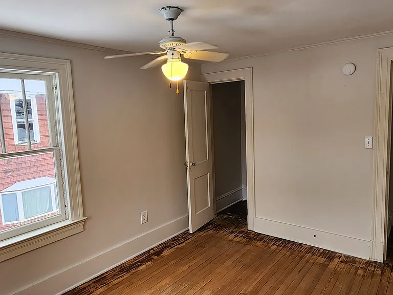 189 Jackson Ave — Photo 12
