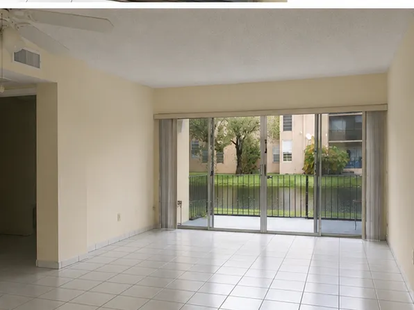 8895 Fontainebleau Blvd APT 101, Miami, FL 33172