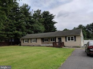 515 Elm St, Clayton, NJ 08312