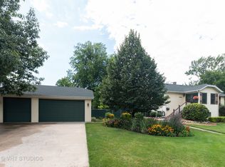 14614 Kilbourne Ave, Midlothian, IL 60445