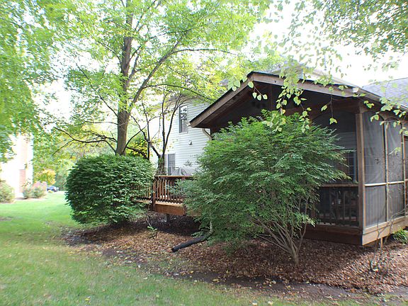 5th image of 15257 Surrey House