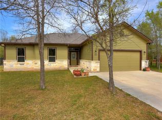 200 Waipahoehoe Dr, Bastrop, TX 78602