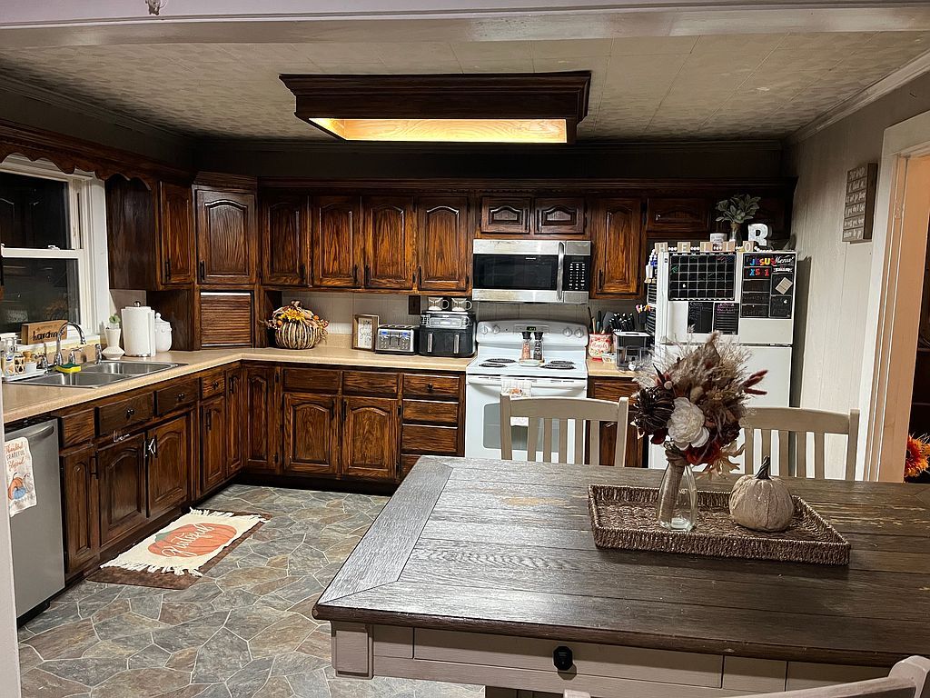 590 Sterling Gilbert Rd - Property Image