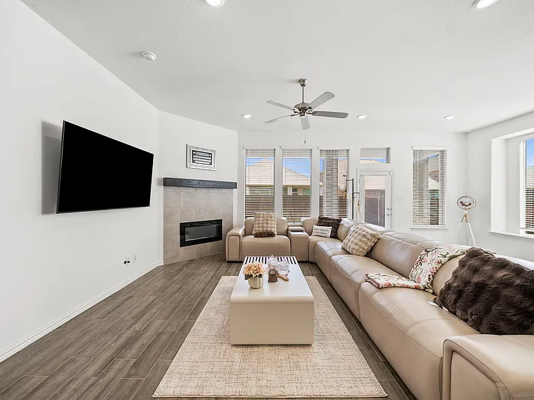 147 Starfall Dr — Photo 18