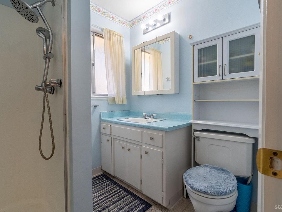2nd image of 859 Glorene Ave