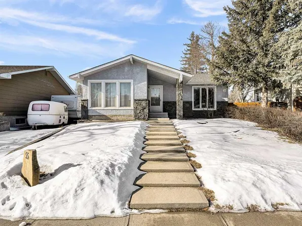 55 E Midlake Pl SE, Calgary, AB T2X 1J2