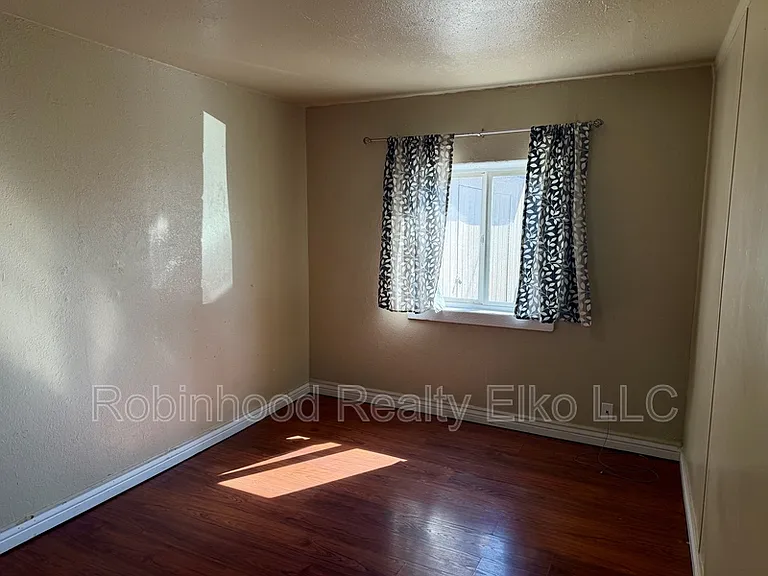 176 S 4th St #2 — Photo 9