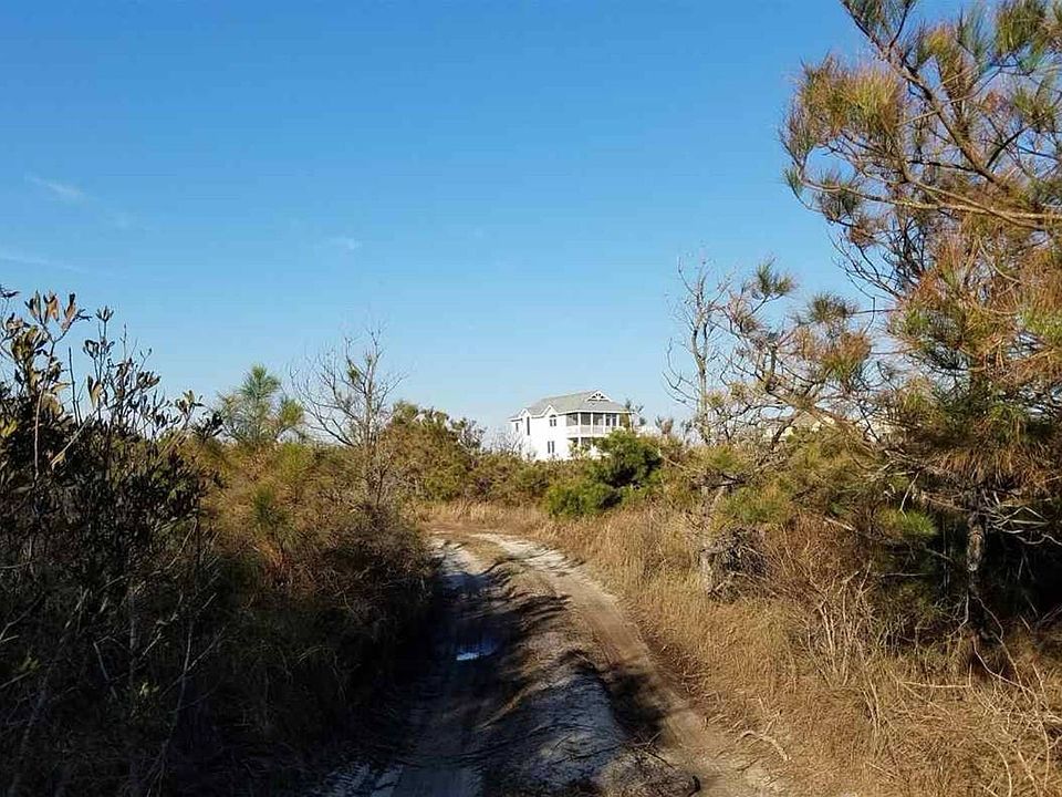 2nd image of 2275 Sandpiper Rd