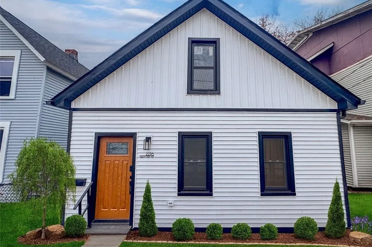 3 bed, 1978 sqft, $3,800 — Photo 1