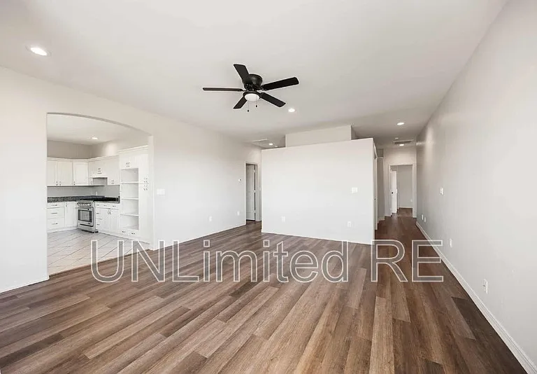 6001 N Tower Ln #A — Photo 3