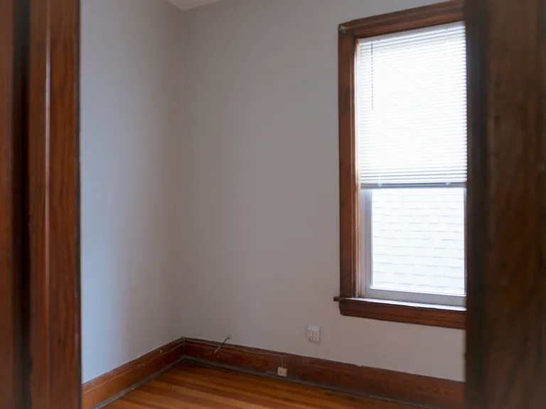 2100 N. Hoyne Ave. — Photo 8