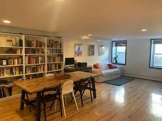 Rented by Realty Collective | media 17