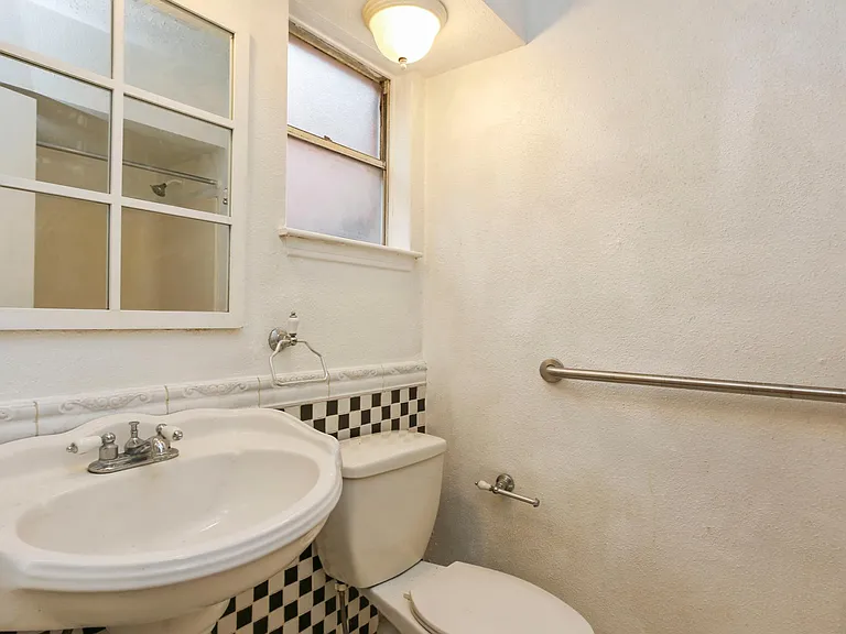 22811 Capitol Landing Ln — Photo 12