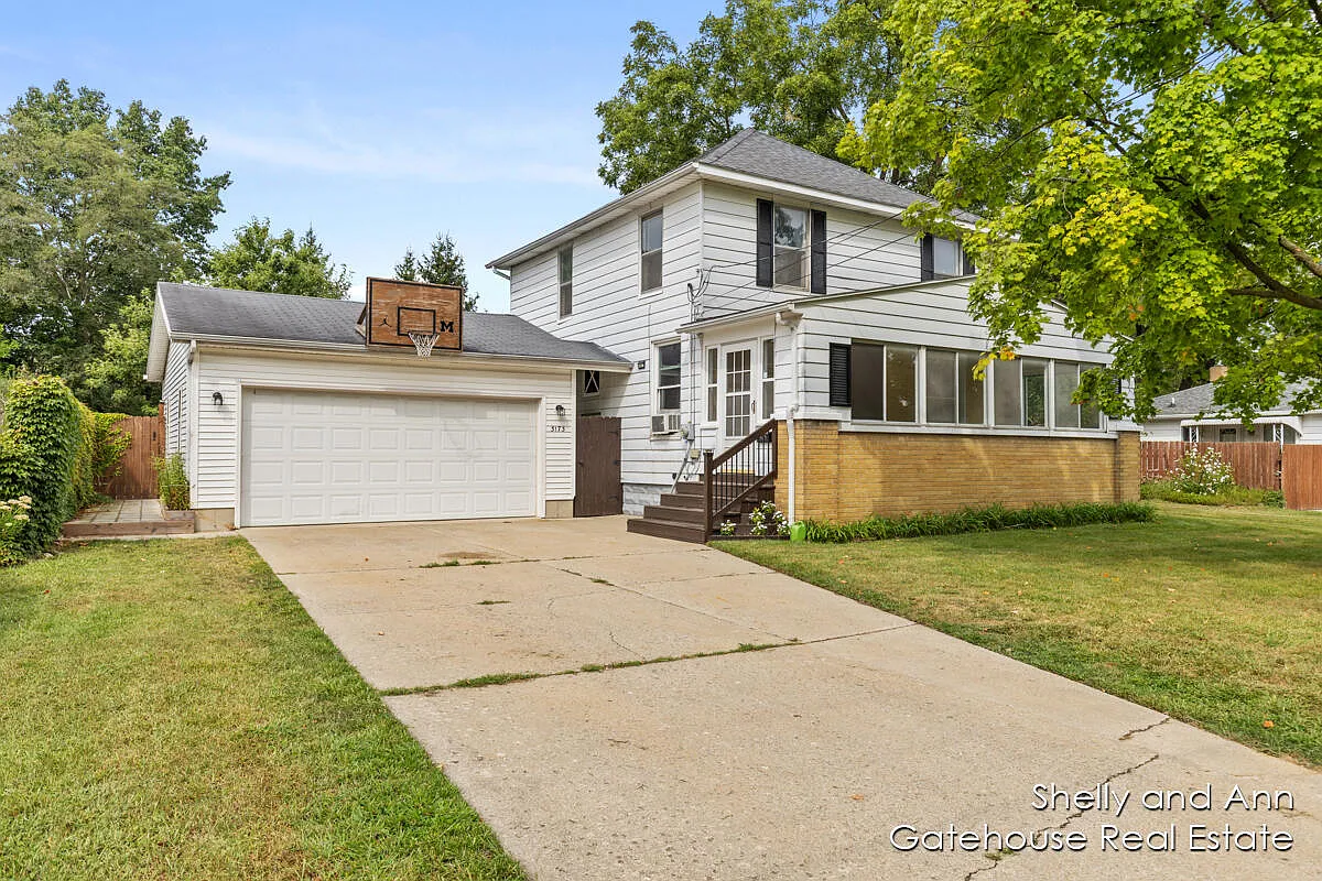 3173 Locke Ave SW photo 1