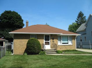625 N Jackson St, Waukegan, IL 60085