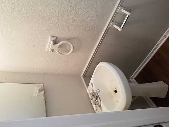 5th image of 517 N Bath Ave