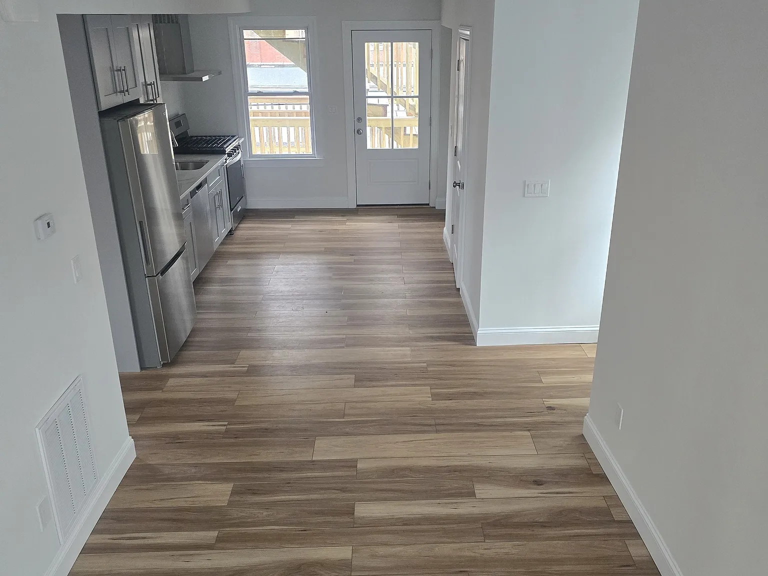 2 bed, 1.0 bath, 800 sqft, $2,150 — Photo 4