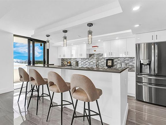 5th image of 4000 Towerside Ter #Penthouse 2
