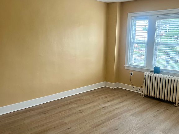 Living Room 3 (Daytime)