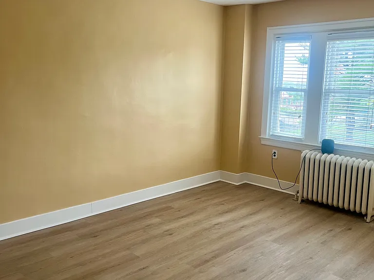 Living Room 3 (Daytime)