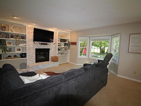 5th image of 111 Bantry St