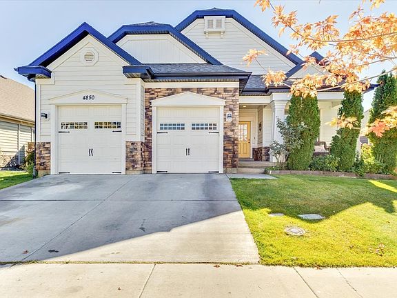 2nd image of 4850 N Shady Hollow Ln