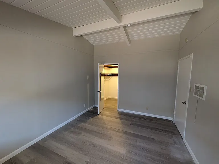 Ventura 449-465 — Photo 11