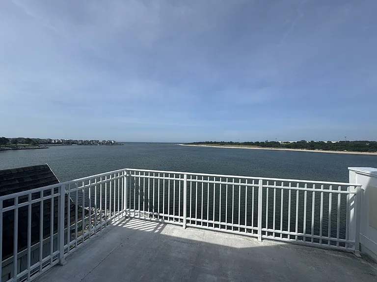 9462 Bay Front Dr — Photo 22