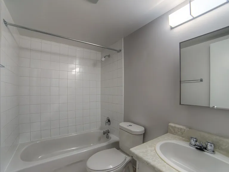 211 Reedaire Ct #215 — Photo 8