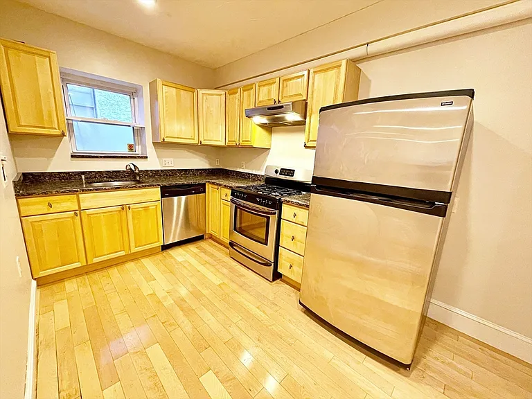 182 Cottage St #101 — Photo 10