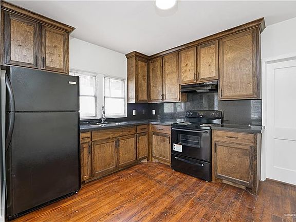 5th image of 318 N 12th St