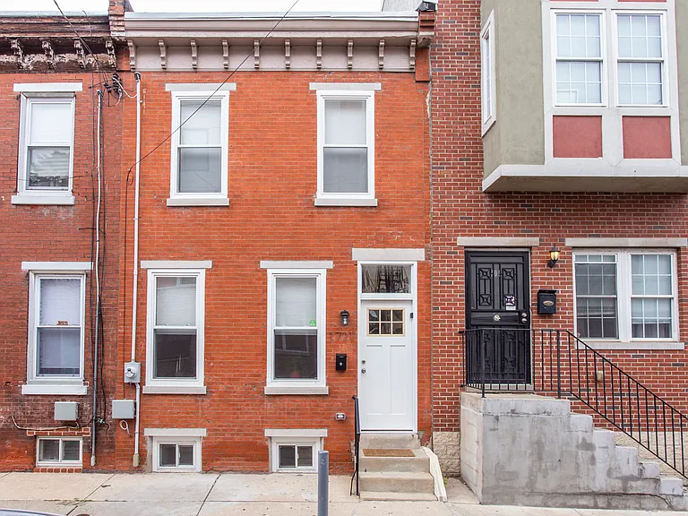 1711 Latona St — Photo 24